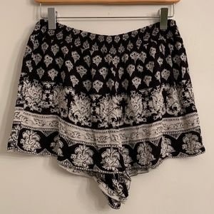 Angie | Patterned Shorts